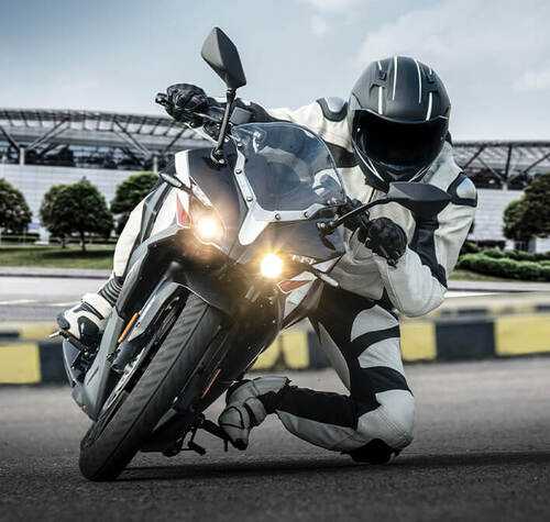 Pulsar RS 220 price in India